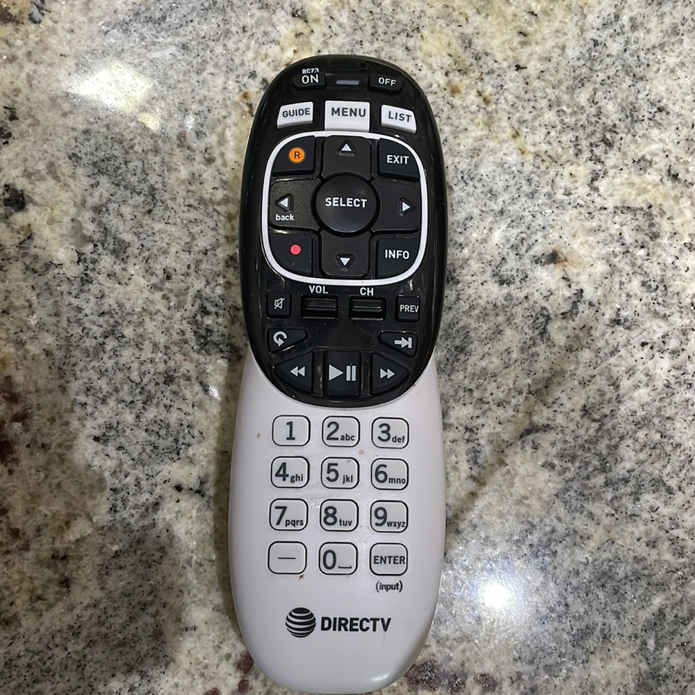 Direct TV remote. It does work. Just need 2 AA batteries.